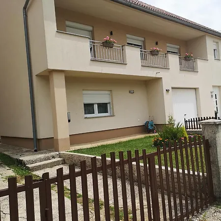 Apartment Apartman Juko